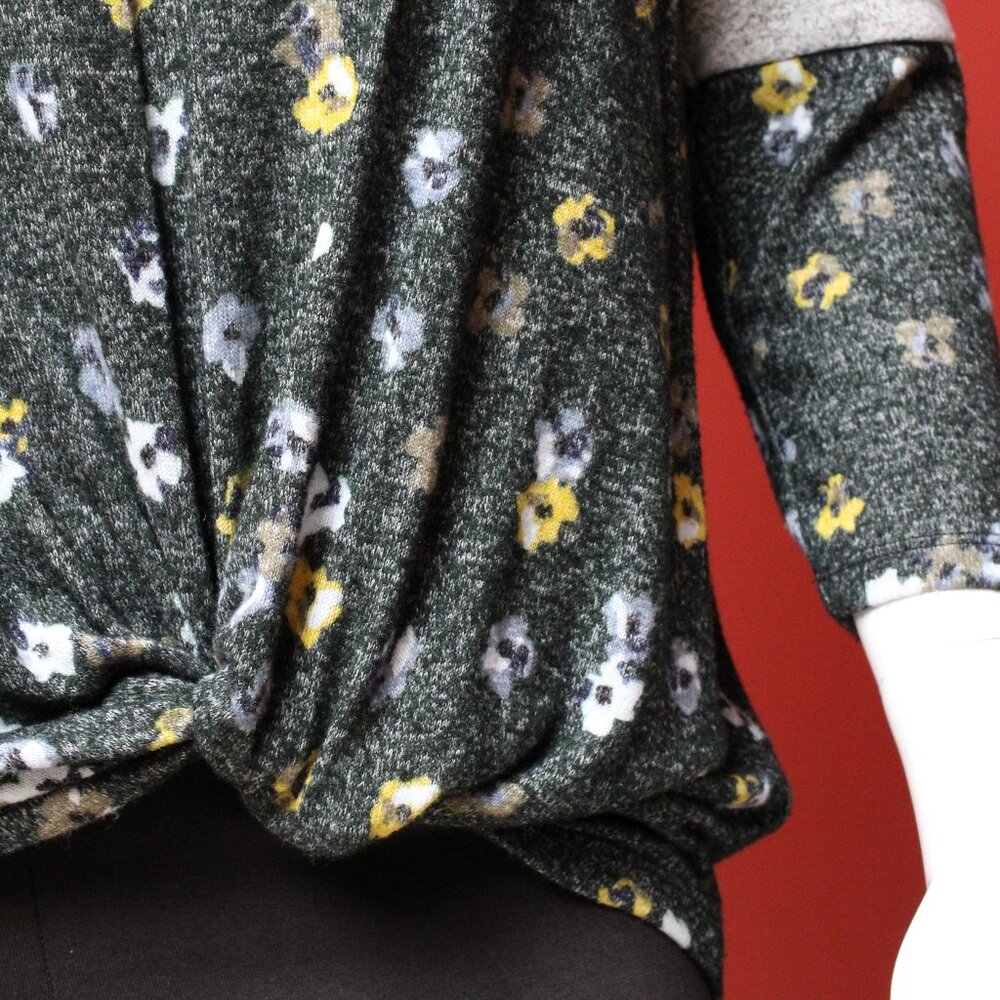 Market & Spruce Patterned Sweater - Picture 3 of 9